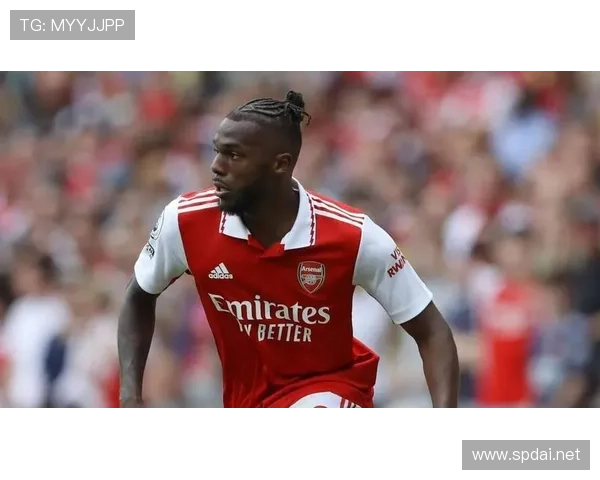 塔瓦雷斯职业生涯轨迹:从本菲卡青训到英超稳步成长