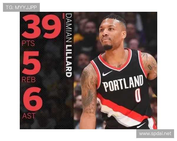 利拉德休赛期天天喝蛋白粉当水，结果夏天晒出的腹肌让队友以为他偷偷打了激素